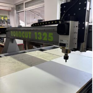New Robocut 1325 Vacum